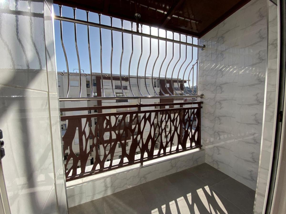 La Perle Du Detroit : Appartement Familial A Mesnana Golf Tanger. Exterior photo